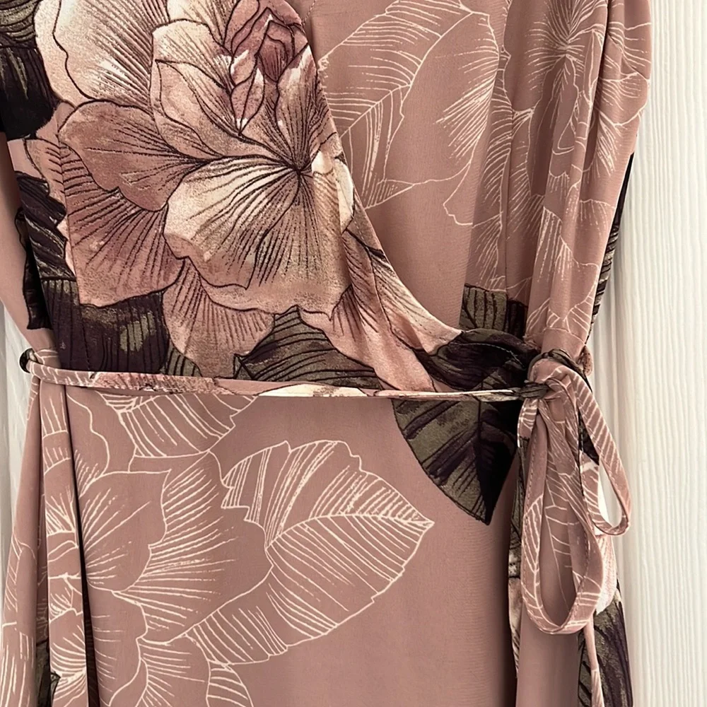 DYNAMITE WRAP DRESS - Picture 4 of 4